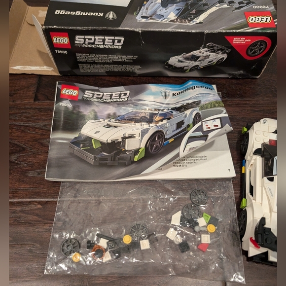 LEGO Speed Champions Keonigsegg Jesko (76900) White and Black Race Car Lego Set - Picture 5 of 10